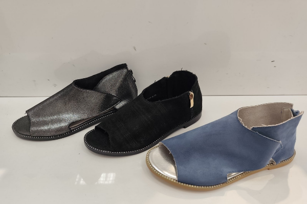 Klapki damskie Roz 36-41 / 12 par